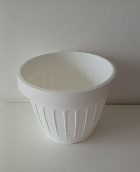 Müanyag kaspó, hordó alakú fehér 17,5 cm