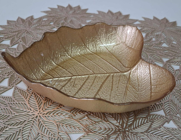 Dekortál levél alakú