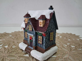 Karácsonyi világító házikó